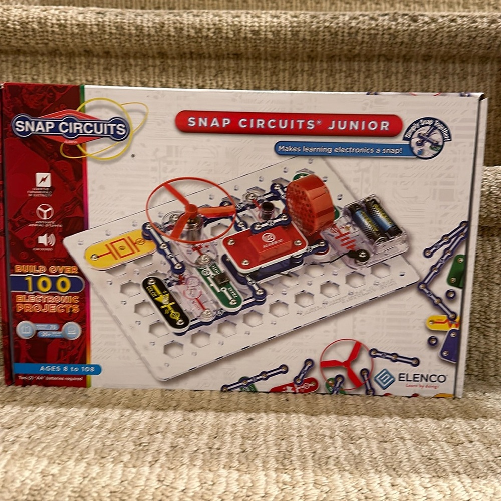 Snap Circuit electronic projects